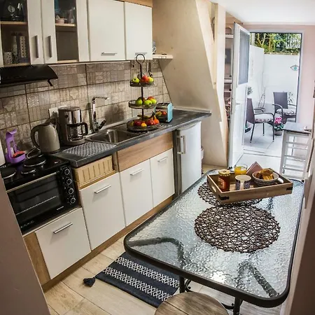 The Yard Apartment